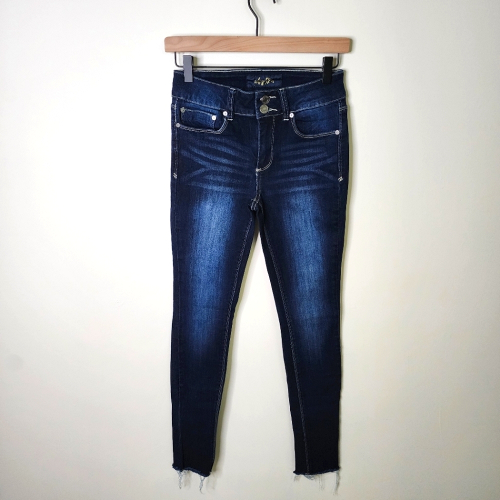 Juniors Indigo Rein Raw Hem Stretchy Skinny Blue Jeans Size 5